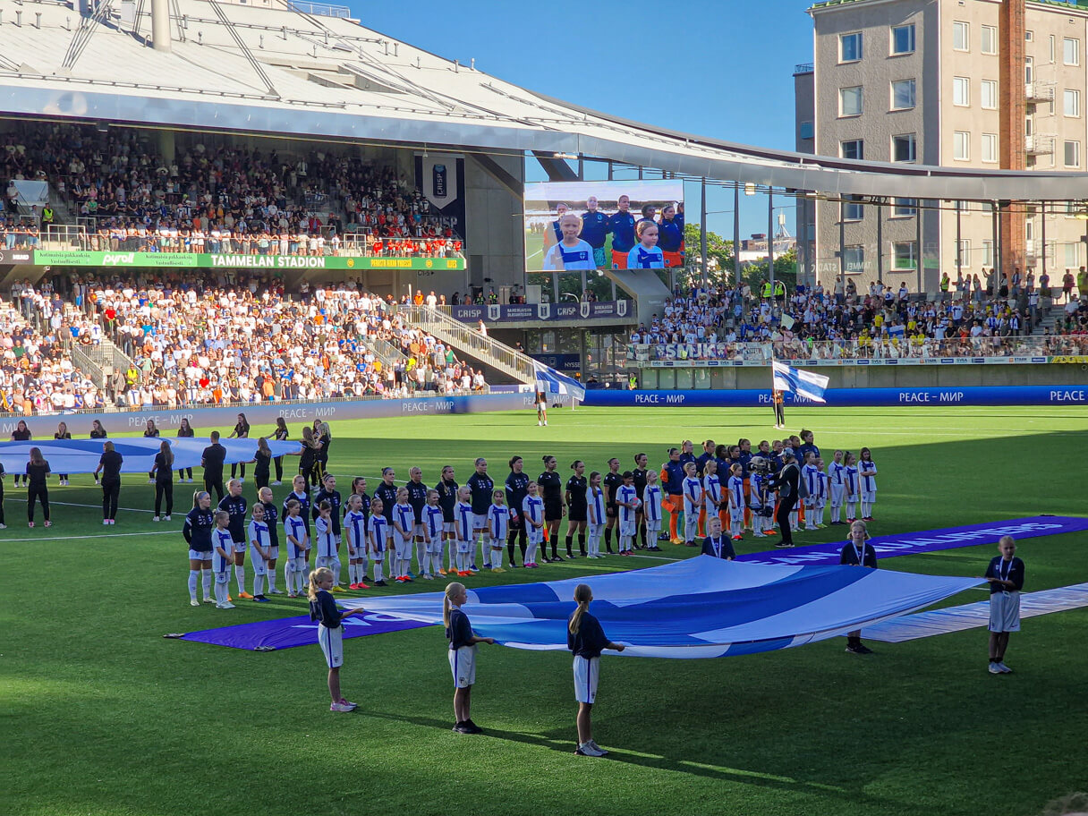 Suomi - Hollanti Tammelan stadionilla.