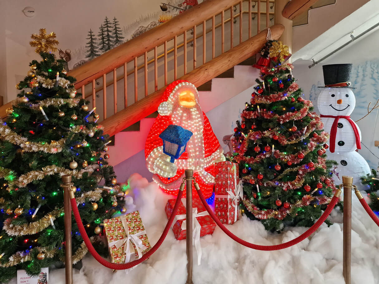 anta Claus Holiday Village