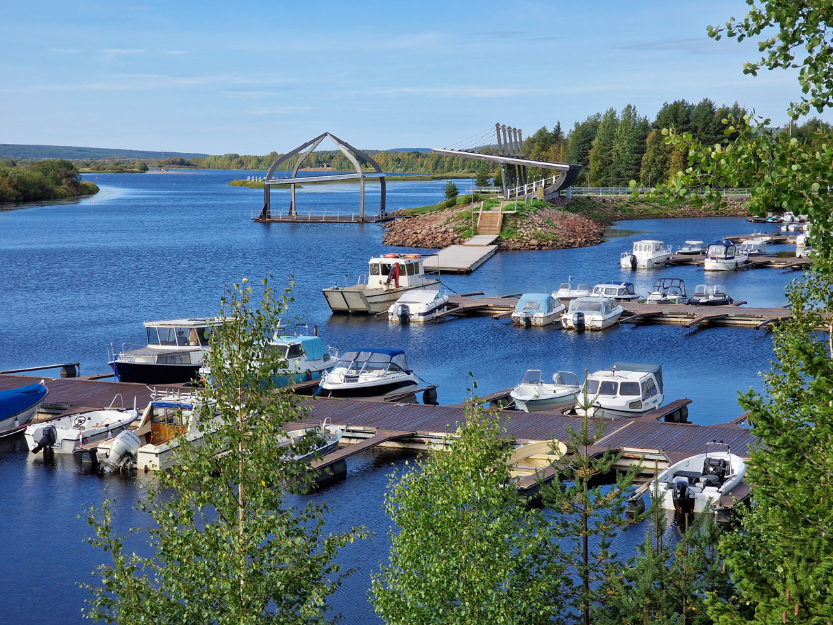 Ounaspaviljongin venesatama ja Ounaspaviljonki stage