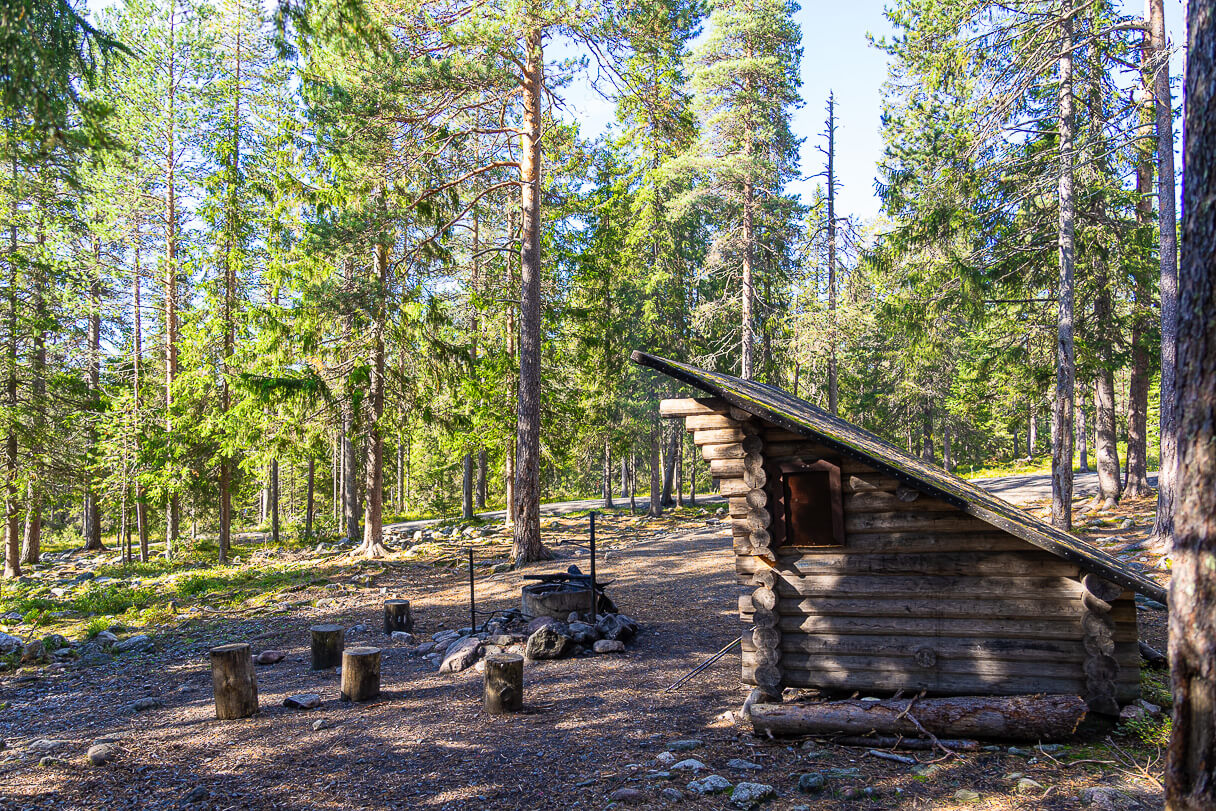 Ounasvaaran luontopolku: laavu