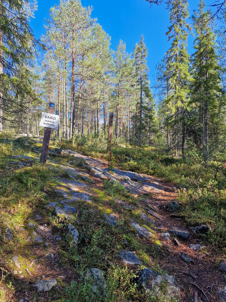 Ounasvaaran luontopolku: varo märkiä kallioita