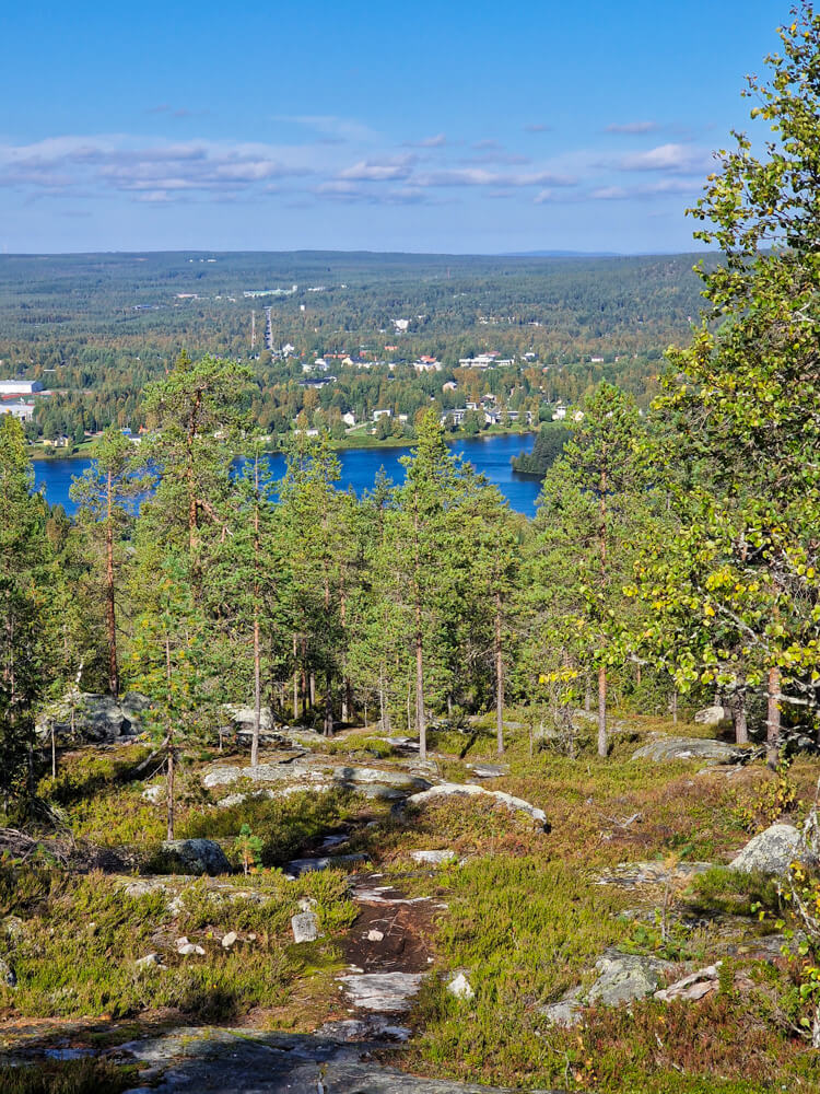 Kemijoki ja Saarenkylä, taaenpana Syväsenvaara.