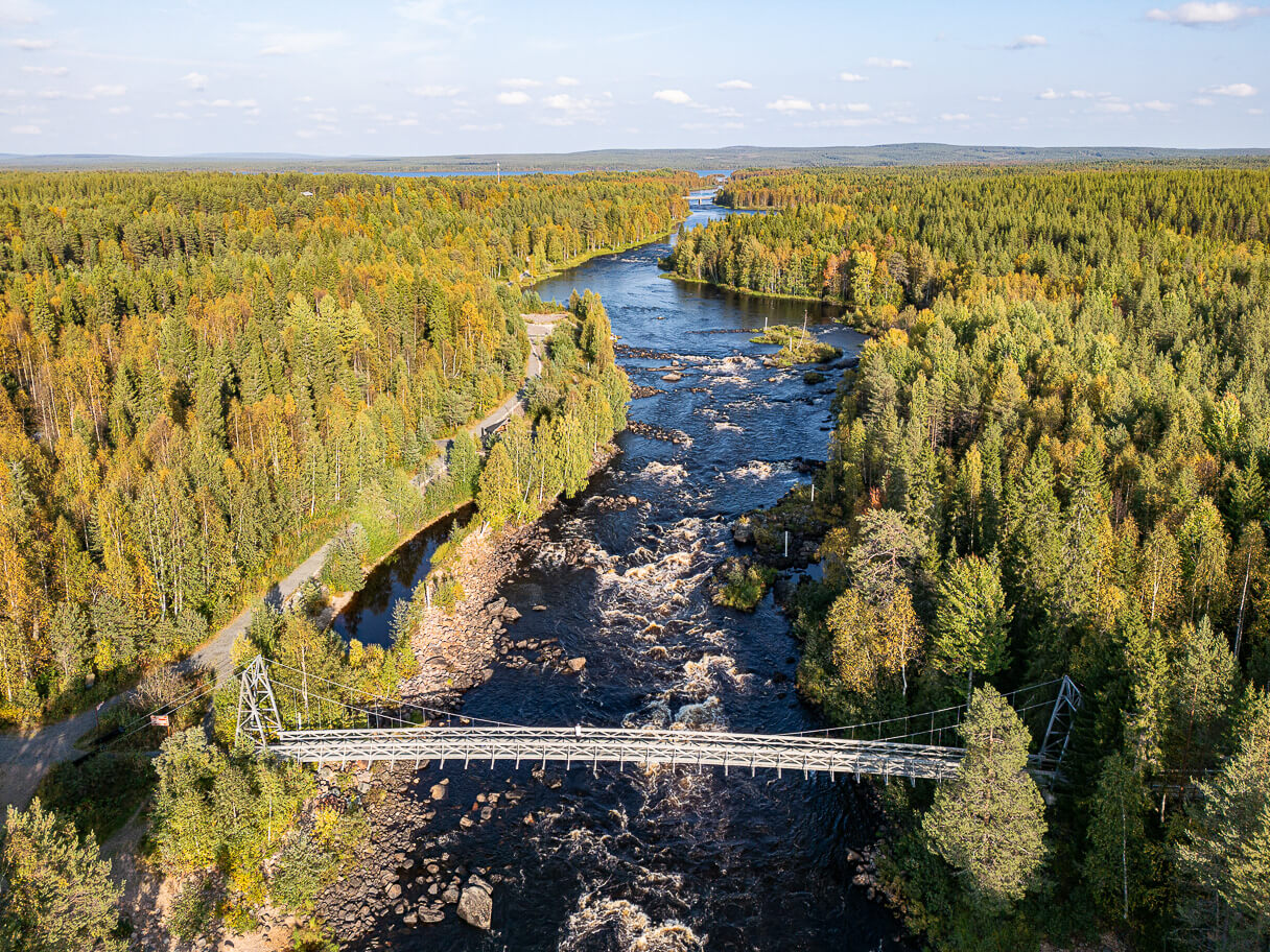 Vikakönkään riippusilta ilmakuvassa, Napapiirin retkeilyalue, Rovaniemi