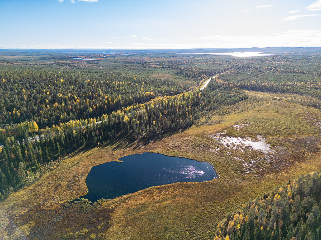 Makialampi ruskan aikaan, Napapiirin retkeilyalue, Rovaniemi