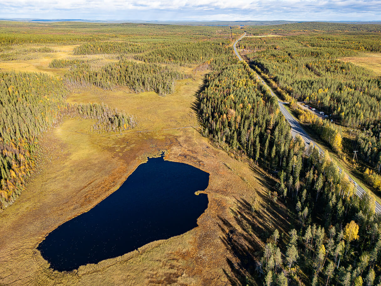 Makialampi ruskan aikaan